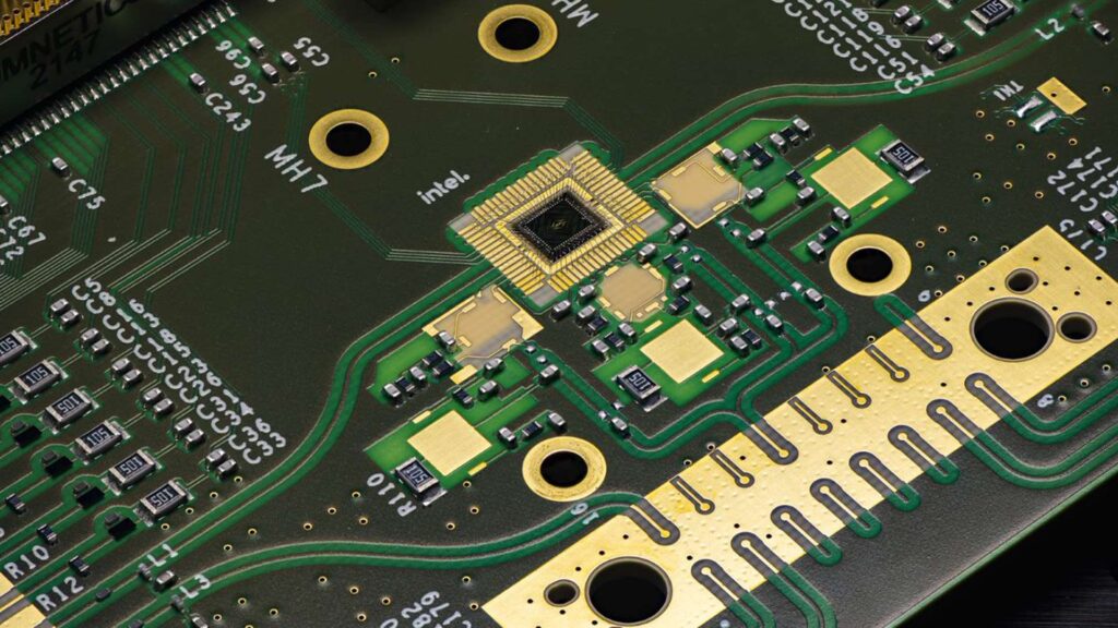 Intel Quantum Chip Advancement newsroom tunnel falls chips mag 4.jpg.rendition.intel .web .1920.1080 min newsroom tunnel falls chips mag 4.jpg.rendition.intel .web .1920.1080 min