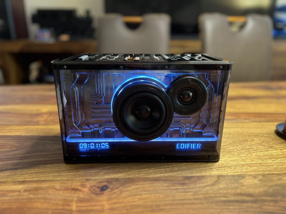 Bluetooth monoculture is chic and futuristic image 43 unboxing